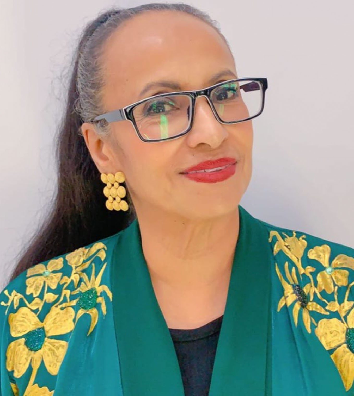 Dr Mona Hussein